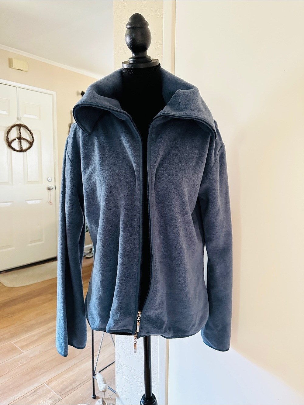 CNI Outdoor -Fleece Jacket- Large, women’s Blue- Full Zip-